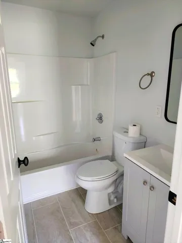 $1,300 | 109 2nd Street, Unit 1, Greenville, SC 29605