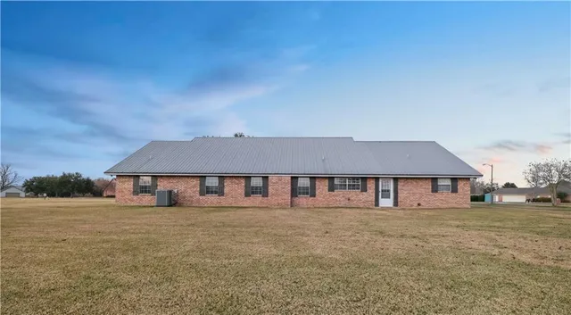 $384,900 | 137 Amanda Lane, Alexandria, LA 71303
