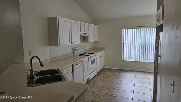 $2,200 | 2410 Stratford Pointe Drive, Melbourne, FL 32904