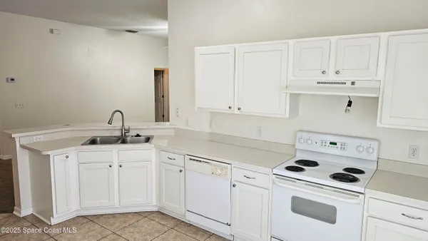 $2,200 | 2410 Stratford Pointe Drive, Melbourne, FL 32904