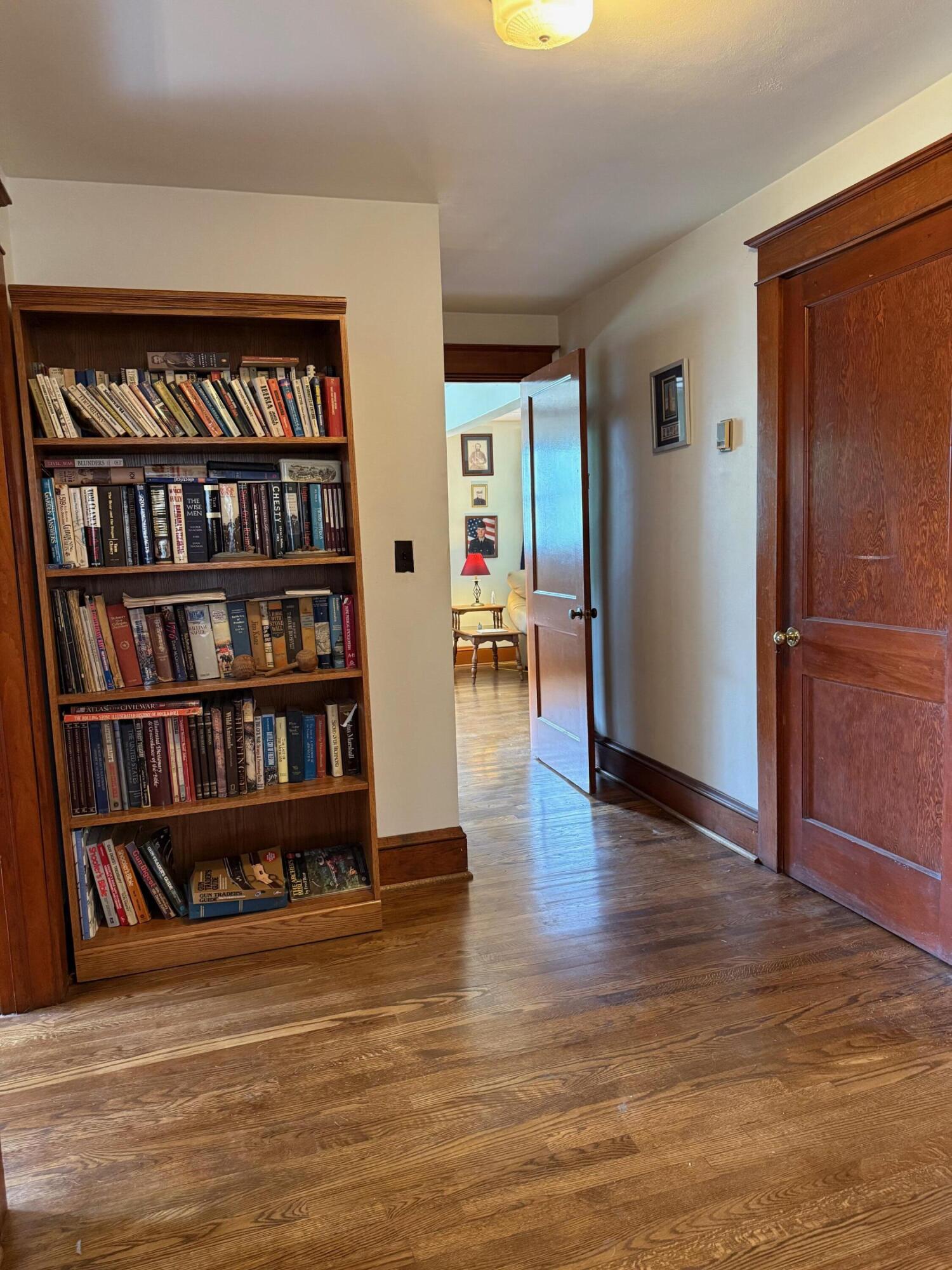 111 Rosedale Avenue Covington, VA 24426 - Photo 14 of 26 Hallway