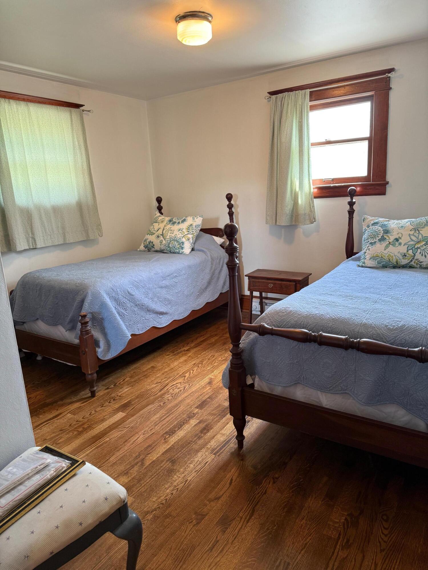 111 Rosedale Avenue Covington, VA 24426 - Photo 16 of 26 Bedroom 2 Entry