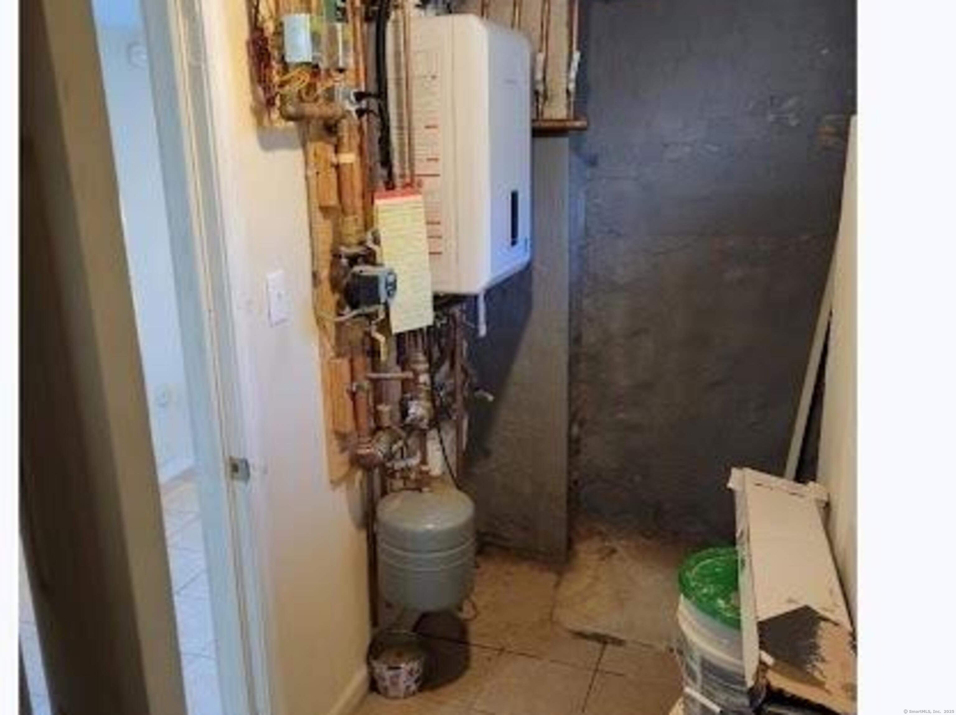 387 Colony Street Meriden, CT 06451 - Photo 4 of 8 a view of entryway