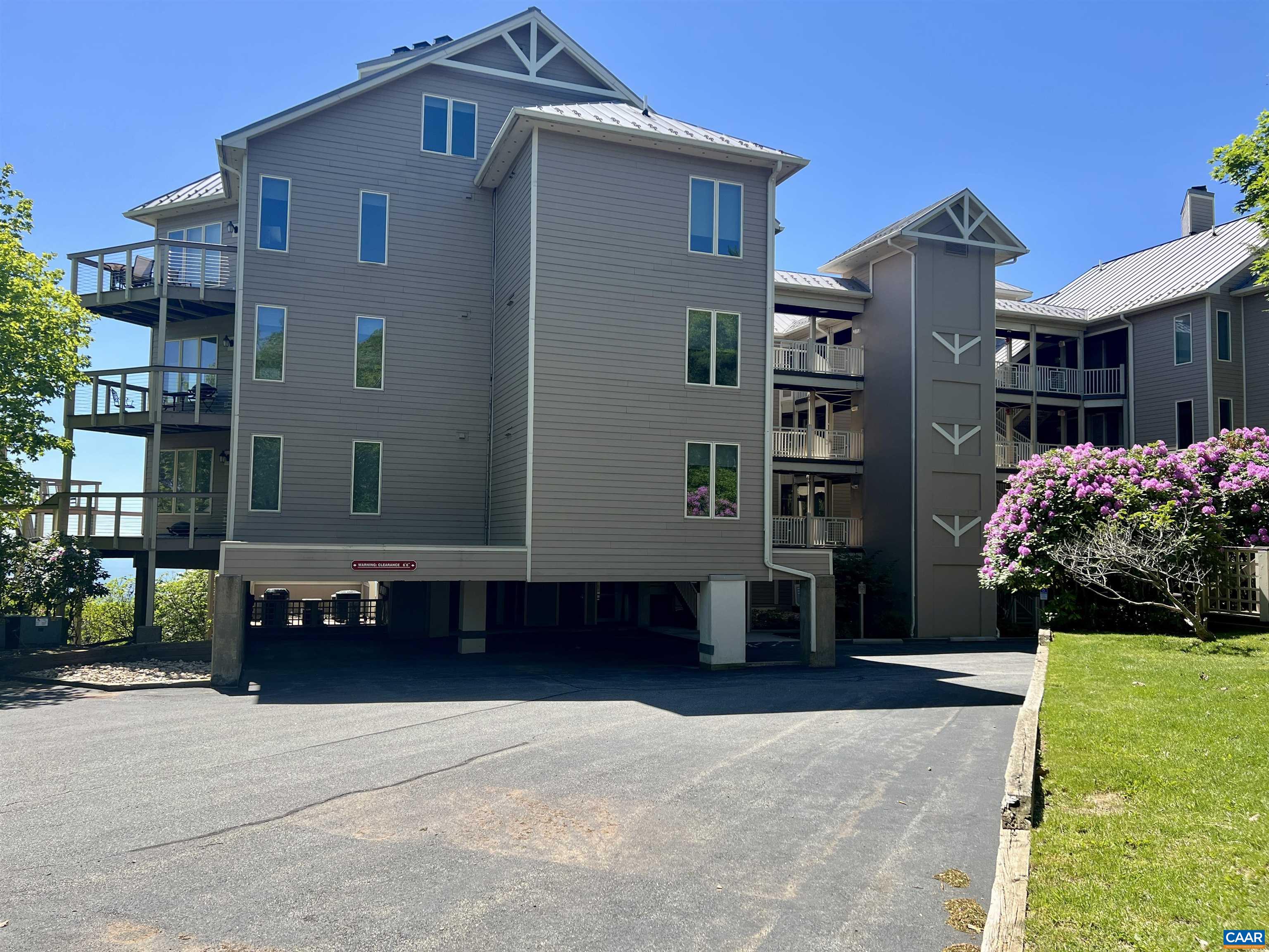 1808 High Ridge Roseland, VA 22967 - Photo 33 of 44 Covered Parking + Access