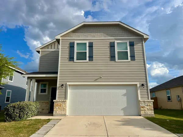 $1,895 | 2141 Hiddenbrooke Pass, Seguin, TX 78155