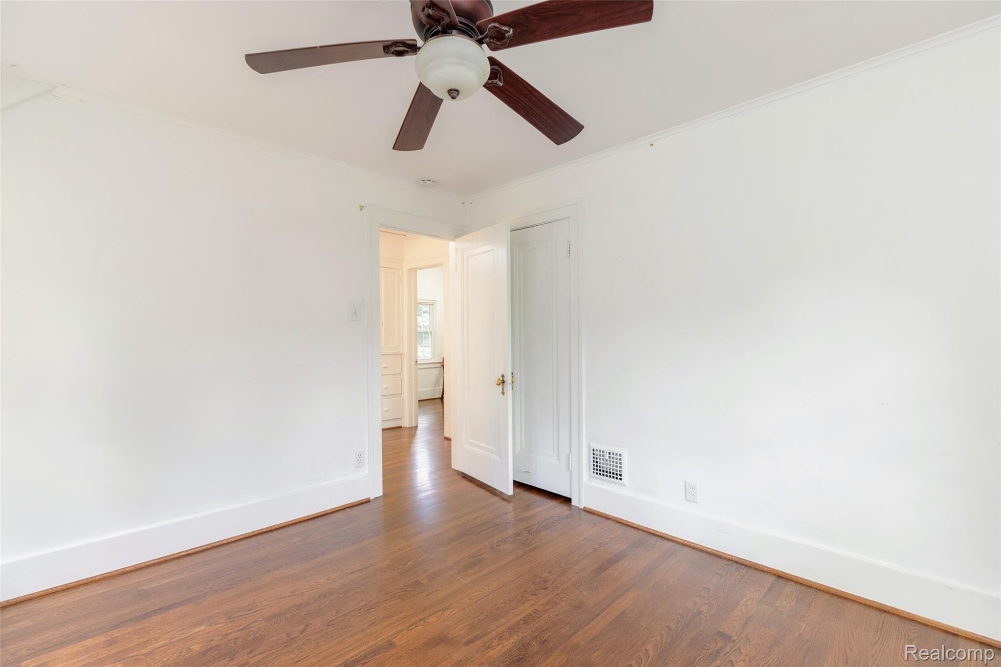 214 Fisher Road Grosse Pointe, MI 48230 - Photo 19 of 44 214 Fisher Rd-17.jpg