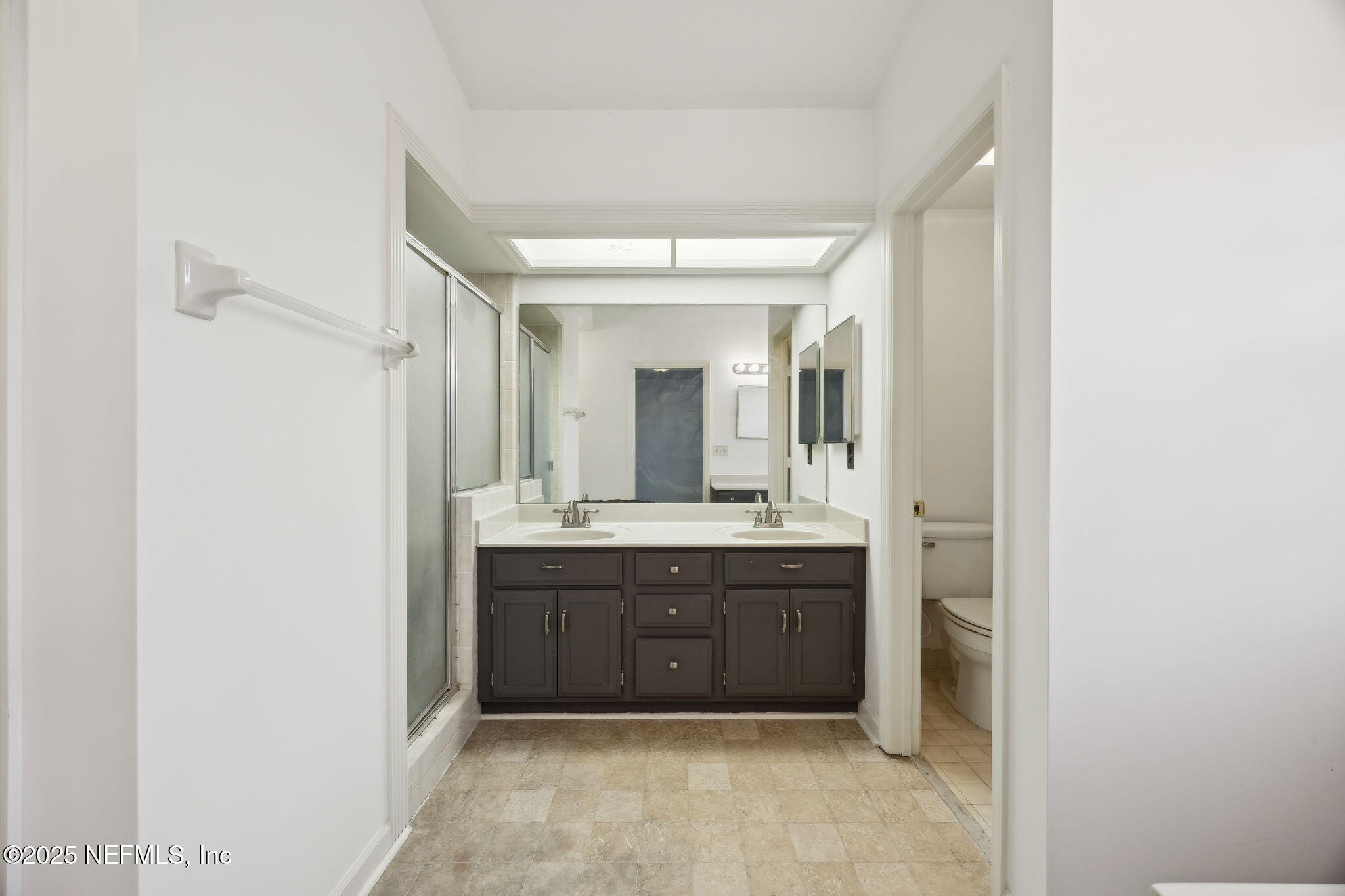 4063 Mizner Court Jacksonville, FL 32217 - Photo 14 of 28 Primary Bath w. Separate Vanity