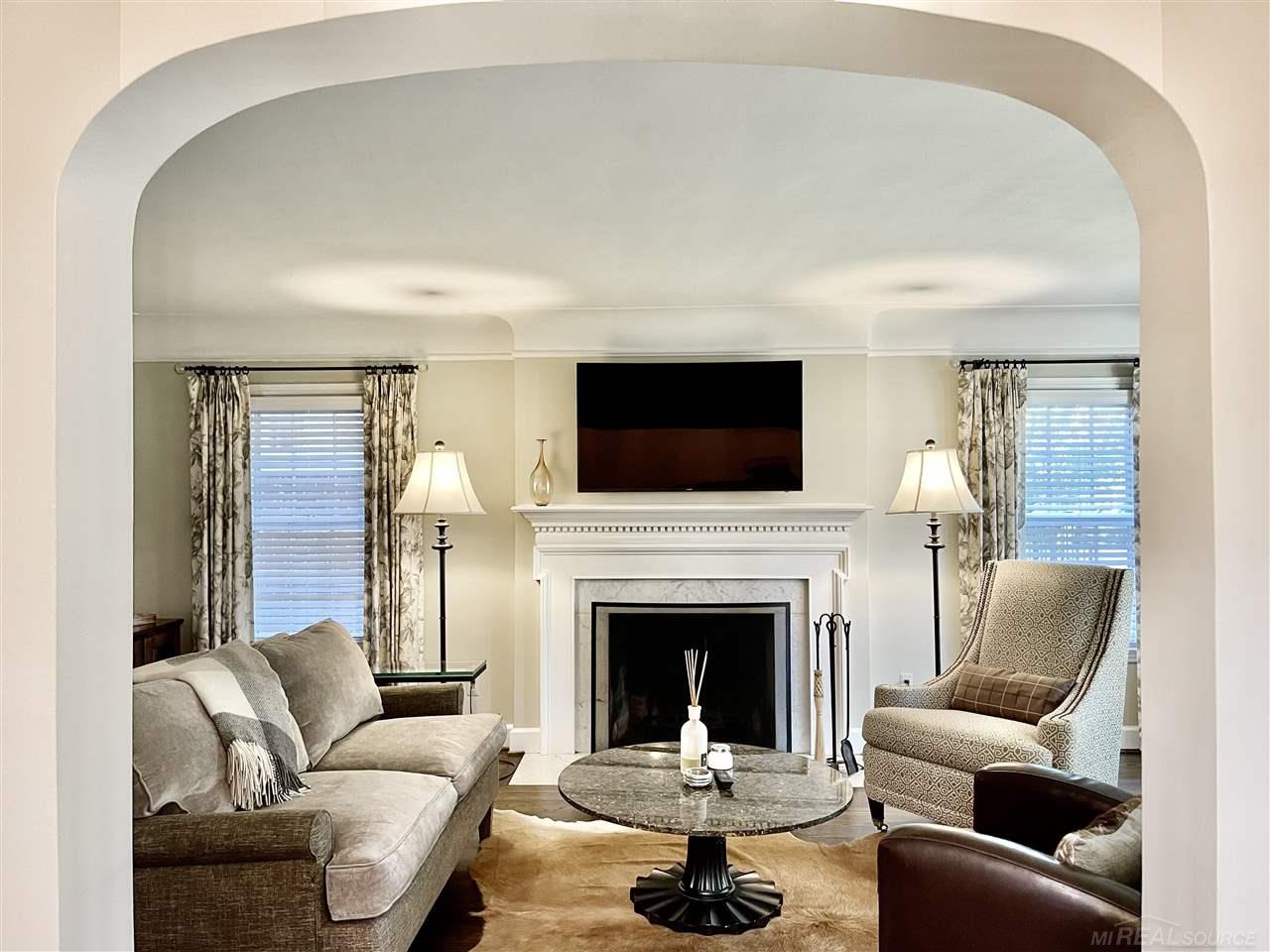 275 Merriweather Road Grosse Pointe, MI 48236 - Photo 5 of 36 Natural fireplace