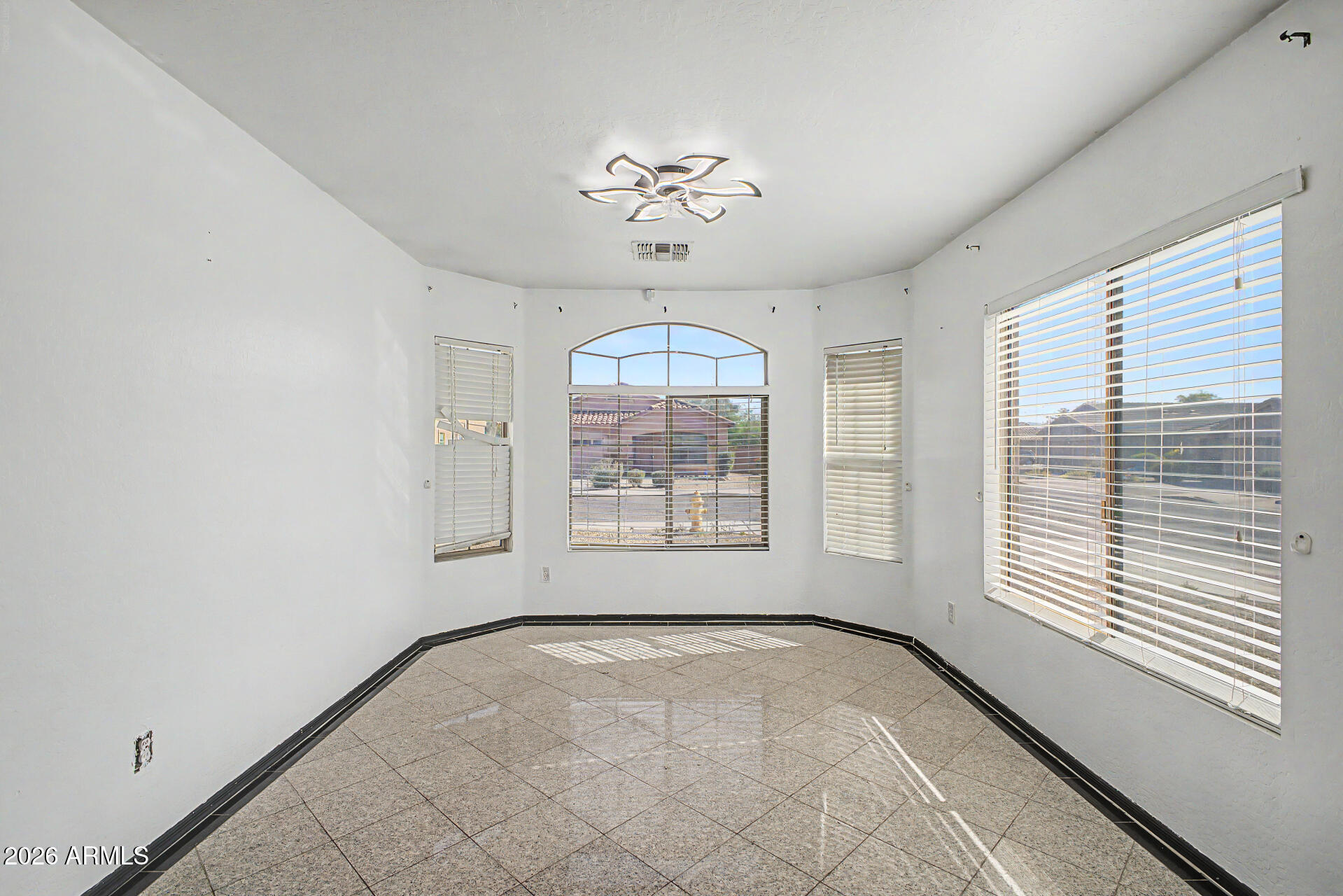 3222 West Apollo Road Phoenix, AZ 85041 - Photo 11 of 29 12 - Apollo