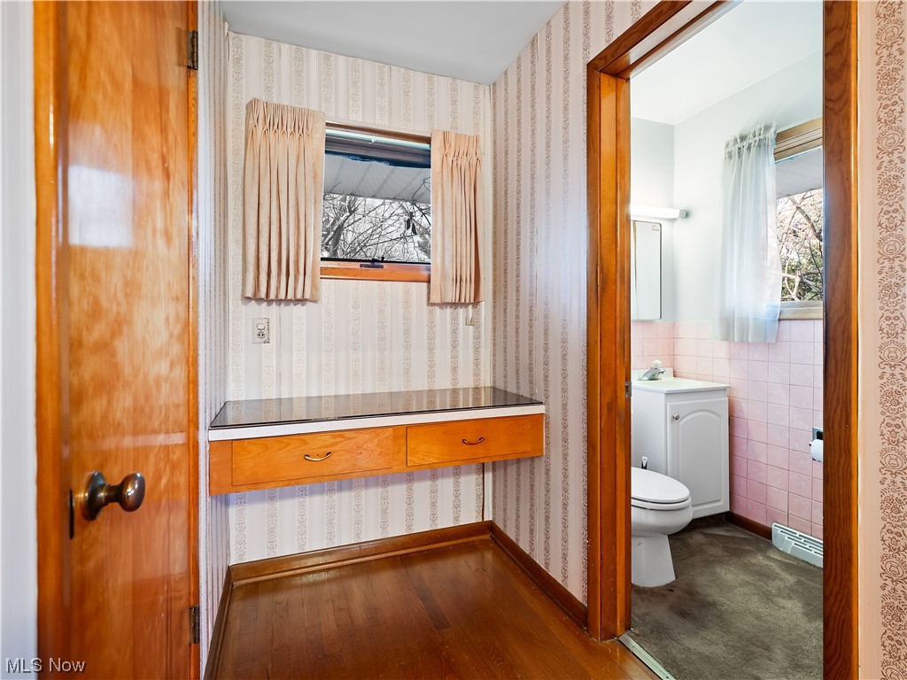 38700 Detroit Road Avon, OH 44011 - Photo 19 of 30 Master bedroom with half bath.