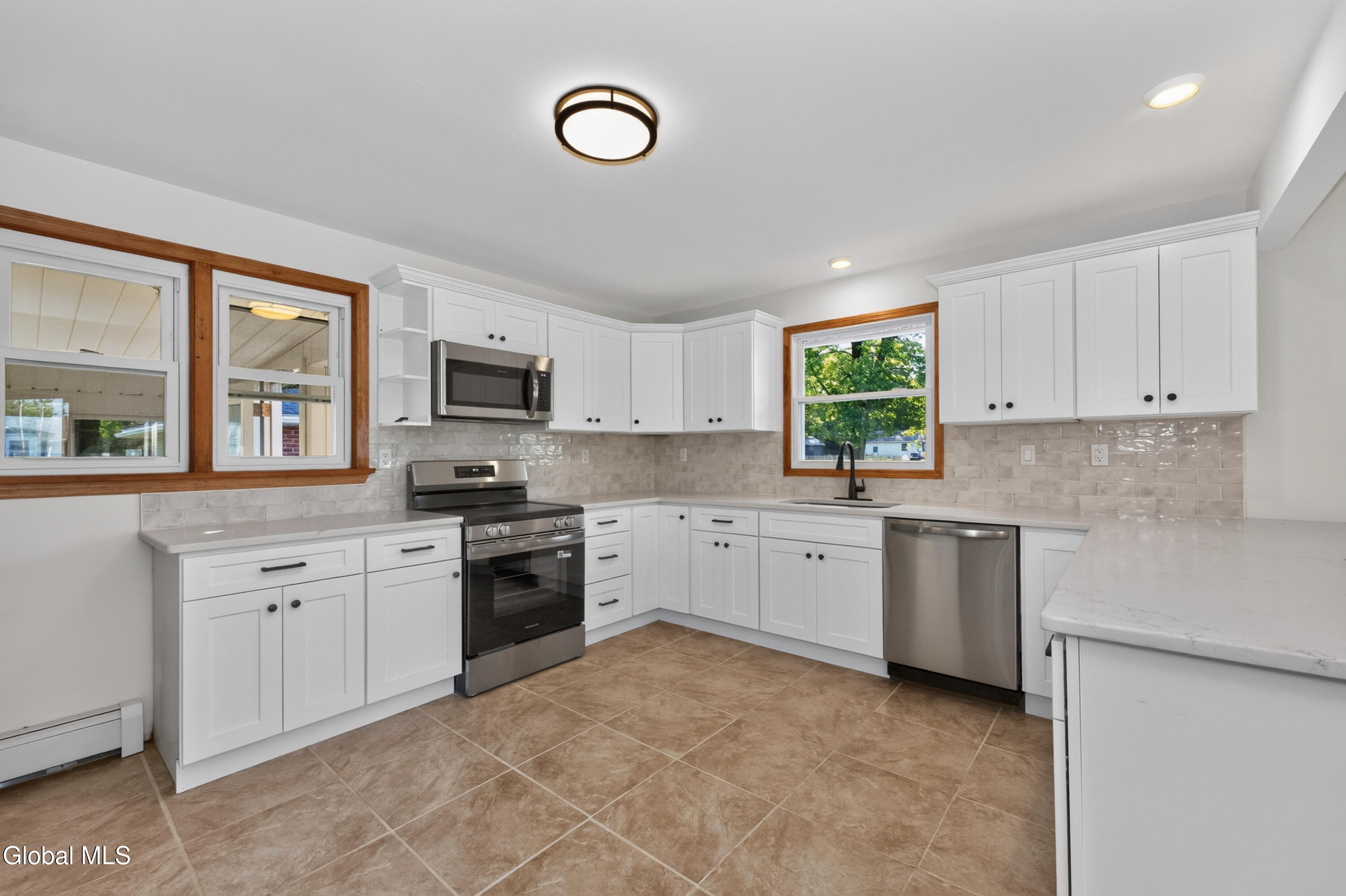 1406 Red Mill Road East Greenbush, NY 12144 - Photo 9 of 32 1 Greatroom 9