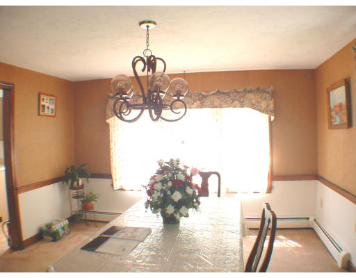 14 Nottingham Road Westborough, MA 01581 - Photo 4 of 13 Gallery Image 4
