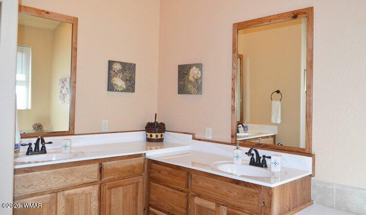 282 Main Street Eagar, AZ 85925 - Photo 12 of 14 PRIMARY BATH
