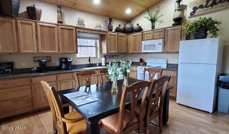 282 Main Street Eagar, AZ 85925 - Photo 8 of 14 KITCHEN