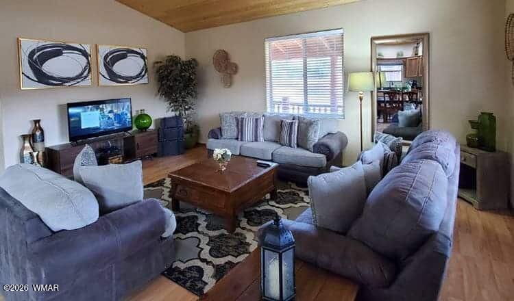 282 Main Street Eagar, AZ 85925 - Photo 10 of 14 LIVING RM 2