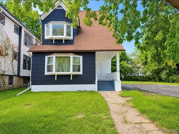 $179,900 | 392 Leroy Avenue, Buffalo, NY 14214