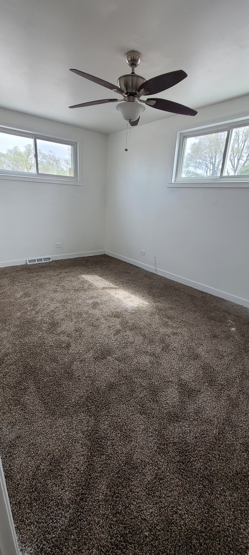 14751 Pulaski Road Midlothian, IL 60445 - Photo 13 of 18 a view of room and window