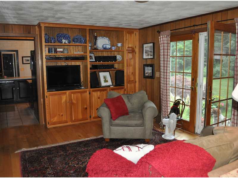 711 Colwell Road Burrillville, RI 02830 - Photo 6 of 18 Den/Family/Great Room.