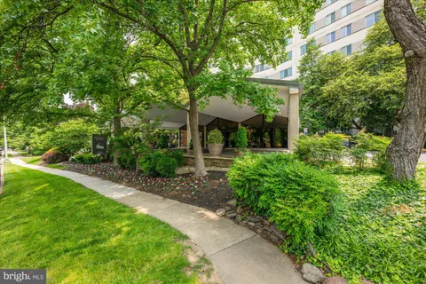 $1,690,000 | 1200 North Nash Street, Unit 838, Arlington, VA 22209