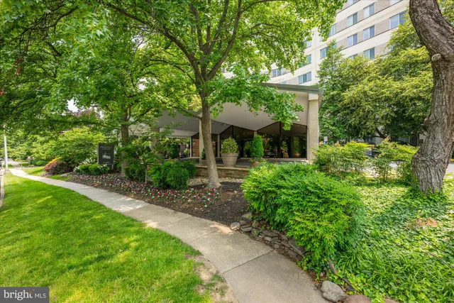 $1,640,000 | 1200 North Nash Street, Unit 838, Arlington, VA 22209