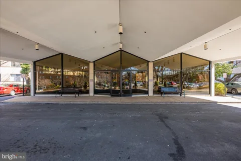 $1,690,000 | 1200 North Nash Street, Unit 838, Arlington, VA 22209