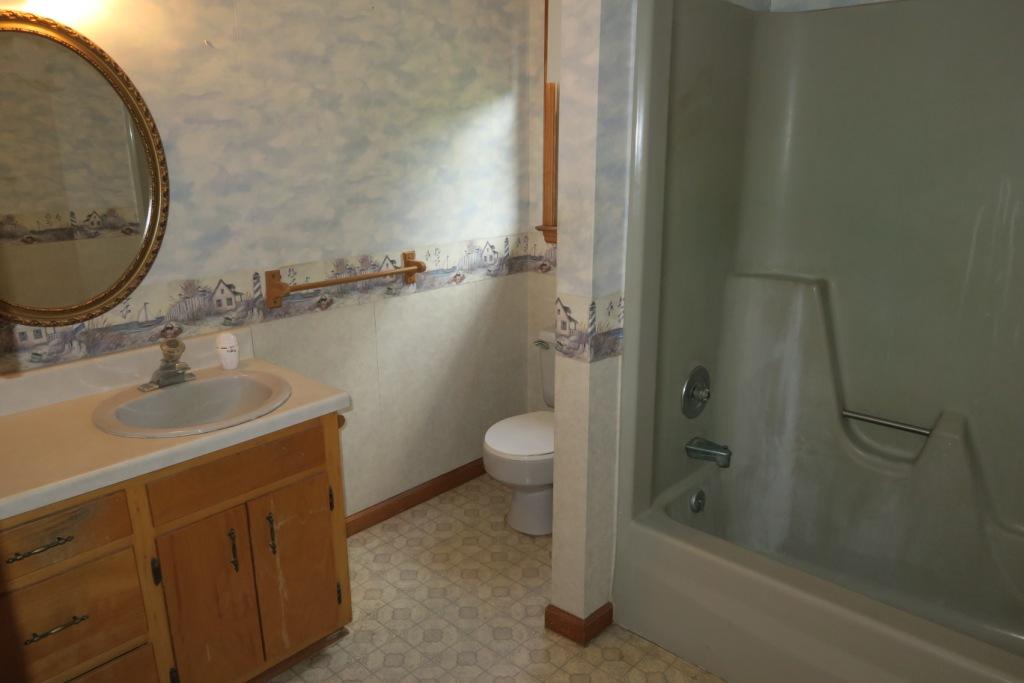 4364 Pitzer Road Roanoke, VA 24014 - Photo 12 of 15 Entry Level Master Bath