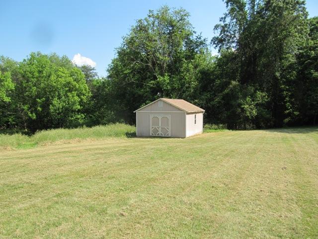 4364 Pitzer Road Roanoke, VA 24014 - Photo 5 of 15 Yard/Outbuilding