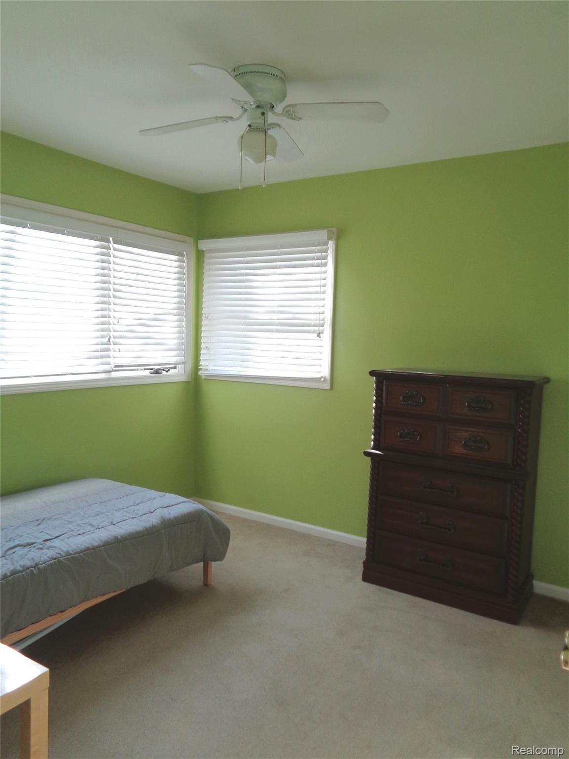 335 Red Oak Lane Rochester, MI 48307 - Photo 11 of 19 Bedroom 2