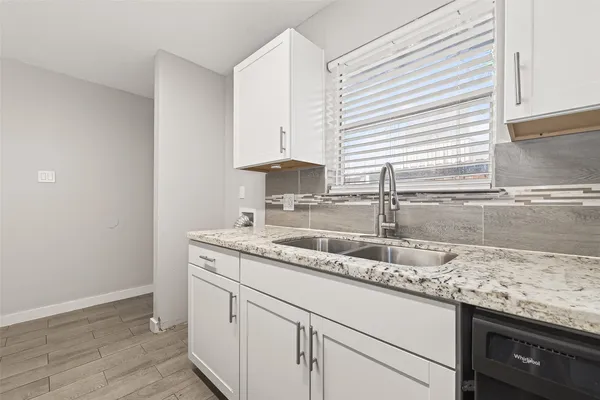 $1,500 | 1230 Shadowdale Drive, Unit 17, Houston, TX 77043