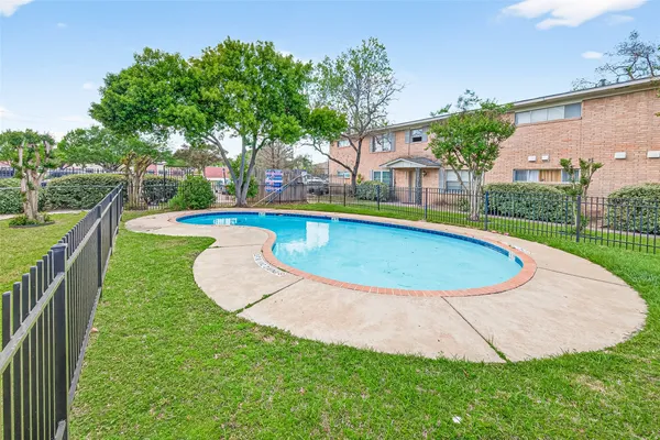 $1,500 | 1230 Shadowdale Drive, Unit 17, Houston, TX 77043