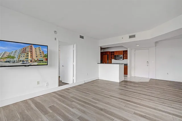 $2,550 | 2775 Northeast 187th Street, Unit 202, Aventura, FL 33180