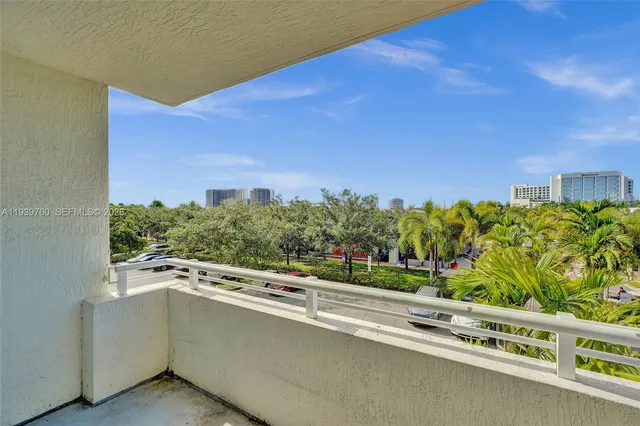 $2,550 | 2775 Northeast 187th Street, Unit 202, Aventura, FL 33180