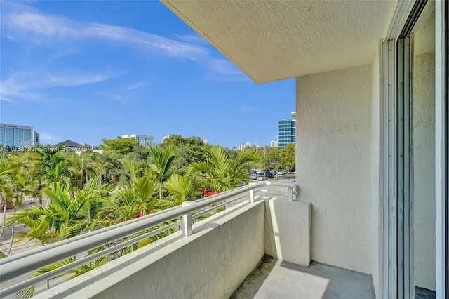 $2,550 | 2775 Northeast 187th Street, Unit 202, Aventura, FL 33180