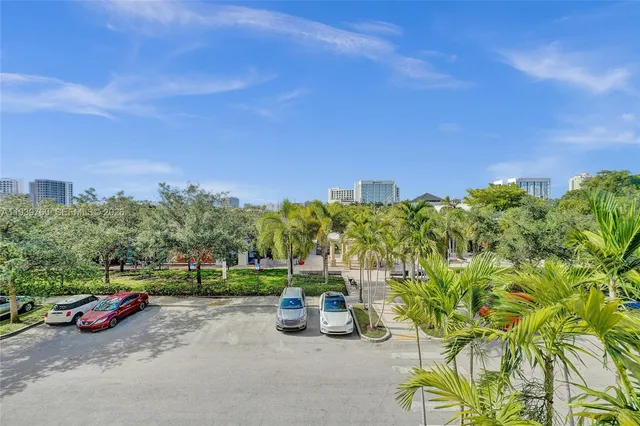 $2,550 | 2775 Northeast 187th Street, Unit 202, Aventura, FL 33180