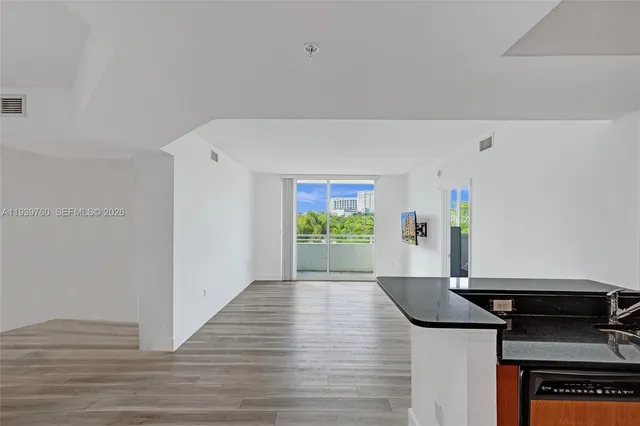 $2,550 | 2775 Northeast 187th Street, Unit 202, Aventura, FL 33180