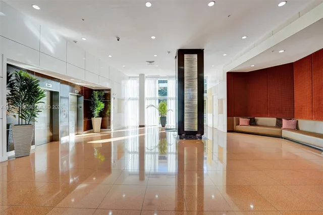 $2,550 | 2775 Northeast 187th Street, Unit 202, Aventura, FL 33180