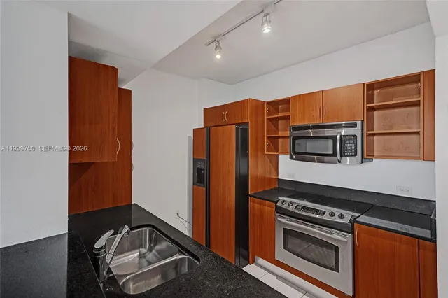 $2,550 | 2775 Northeast 187th Street, Unit 202, Aventura, FL 33180