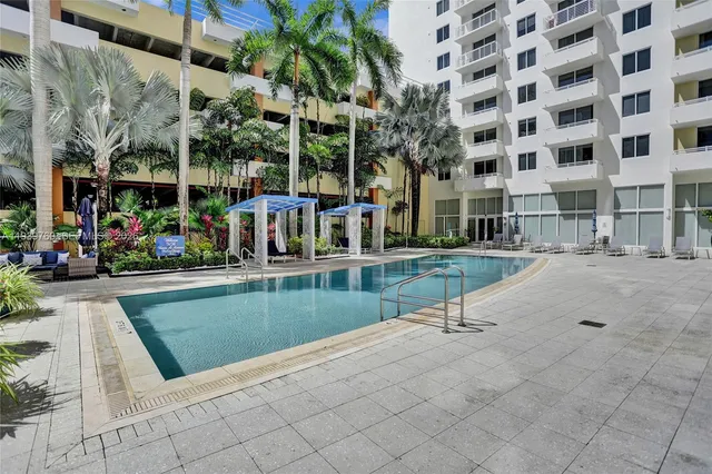 $2,550 | 2775 Northeast 187th Street, Unit 202, Aventura, FL 33180