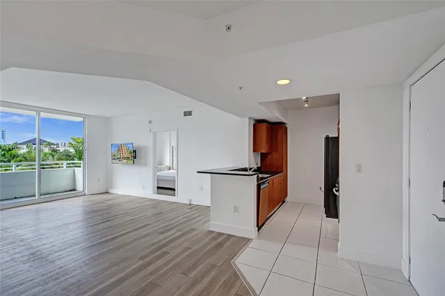 $2,550 | 2775 Northeast 187th Street, Unit 202, Aventura, FL 33180