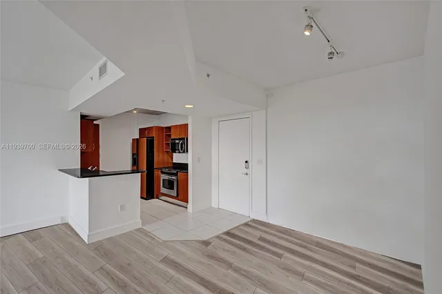 $2,550 | 2775 Northeast 187th Street, Unit 202, Aventura, FL 33180