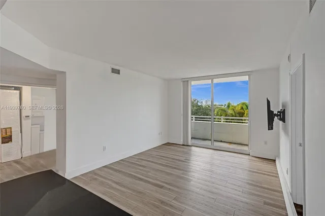 $2,550 | 2775 Northeast 187th Street, Unit 202, Aventura, FL 33180