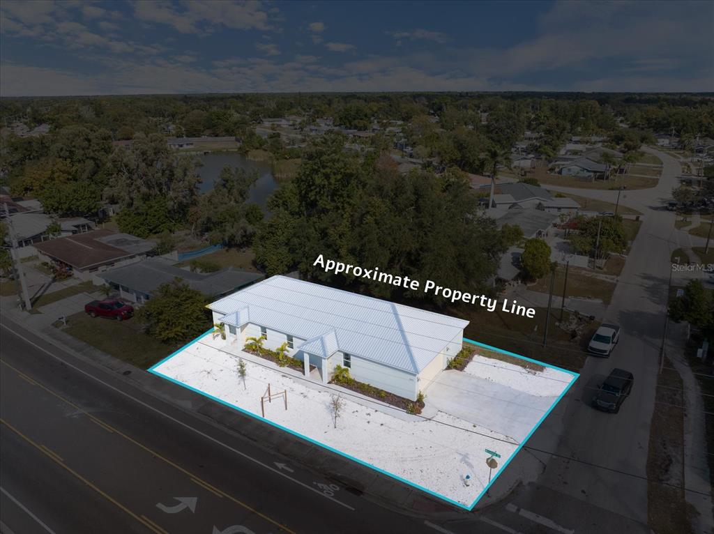 3525 McIntosh Road Sarasota, FL 34232 - Photo 6 of 40 a view of sitting area