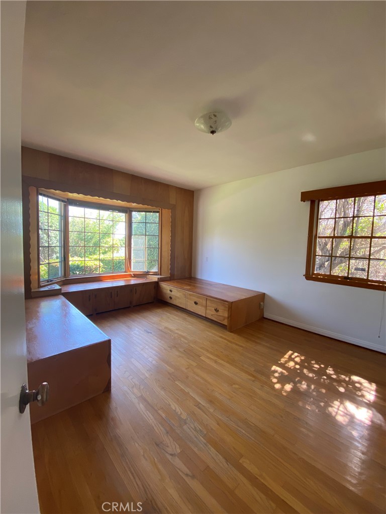 1917 Lyans Drive La Canada Flintridge, CA 91011 - Photo 23 of 25 an empty room with windows