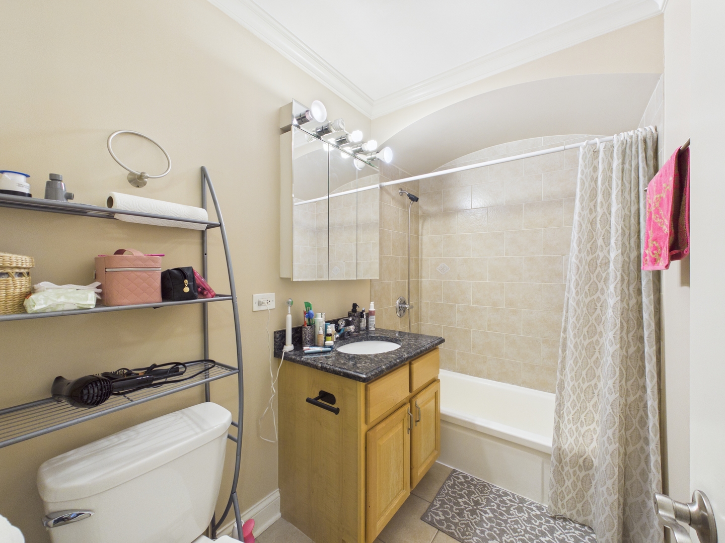 2210 South Goebbert Road, Unit 226 Arlington Heights, IL 60005 - Photo 21 of 47 Gallery Image 21