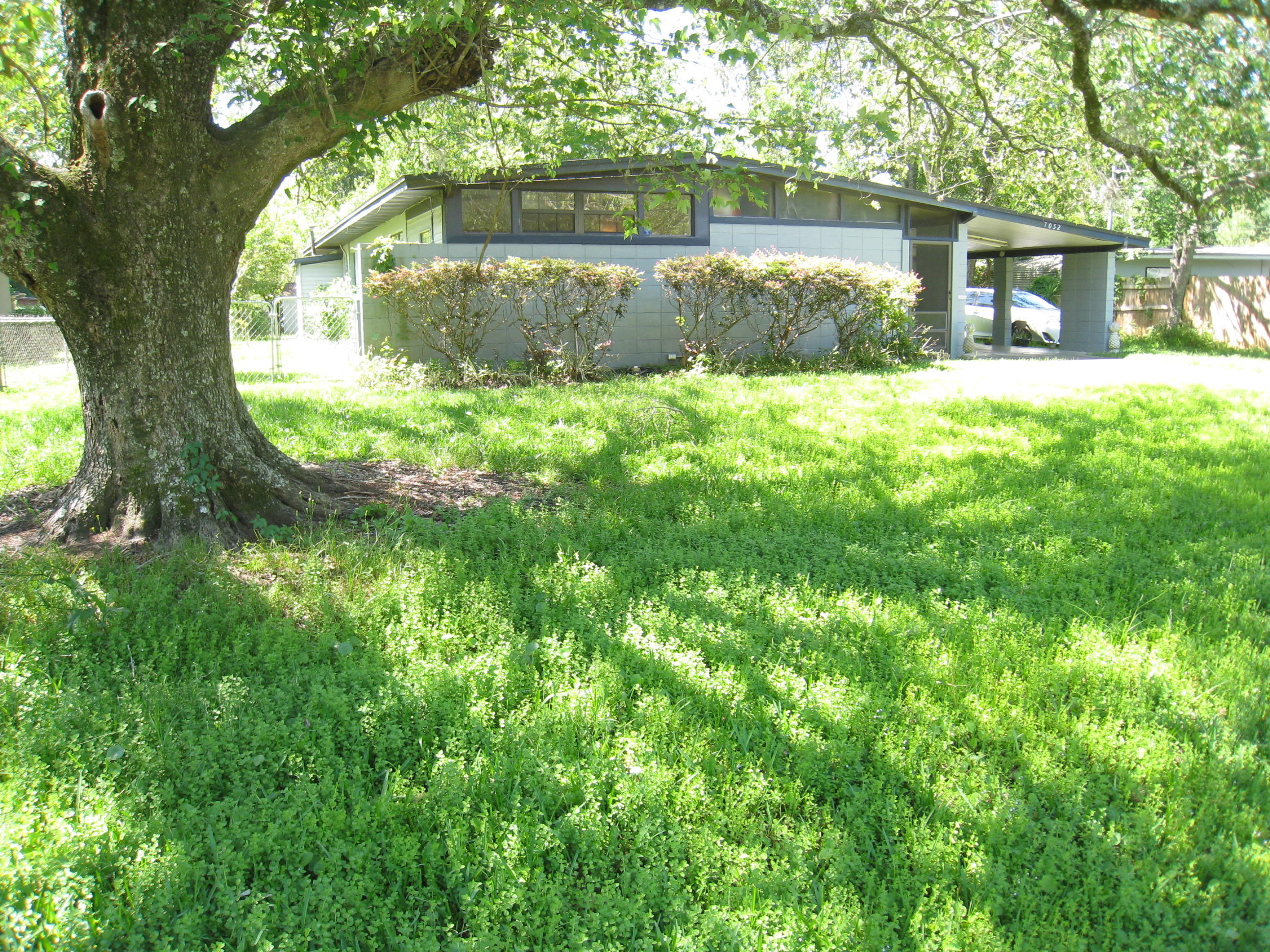 7052 Clovis Road Jacksonville, FL 32205 - Photo 2 of 34