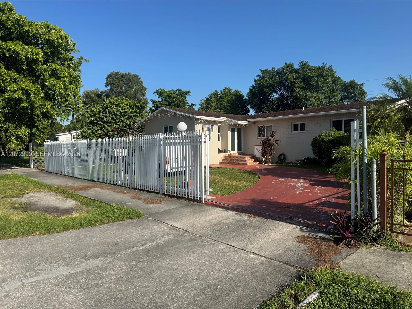 7741 Southwest 20th Street Miami, FL 33155 - Photo 3 of 27 Gallery Image 3