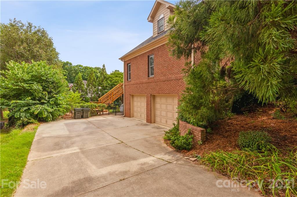 450 Beacon Knoll Lane Fort Mill, SC 29708 - Photo 34 of 43 Gallery Image 34
