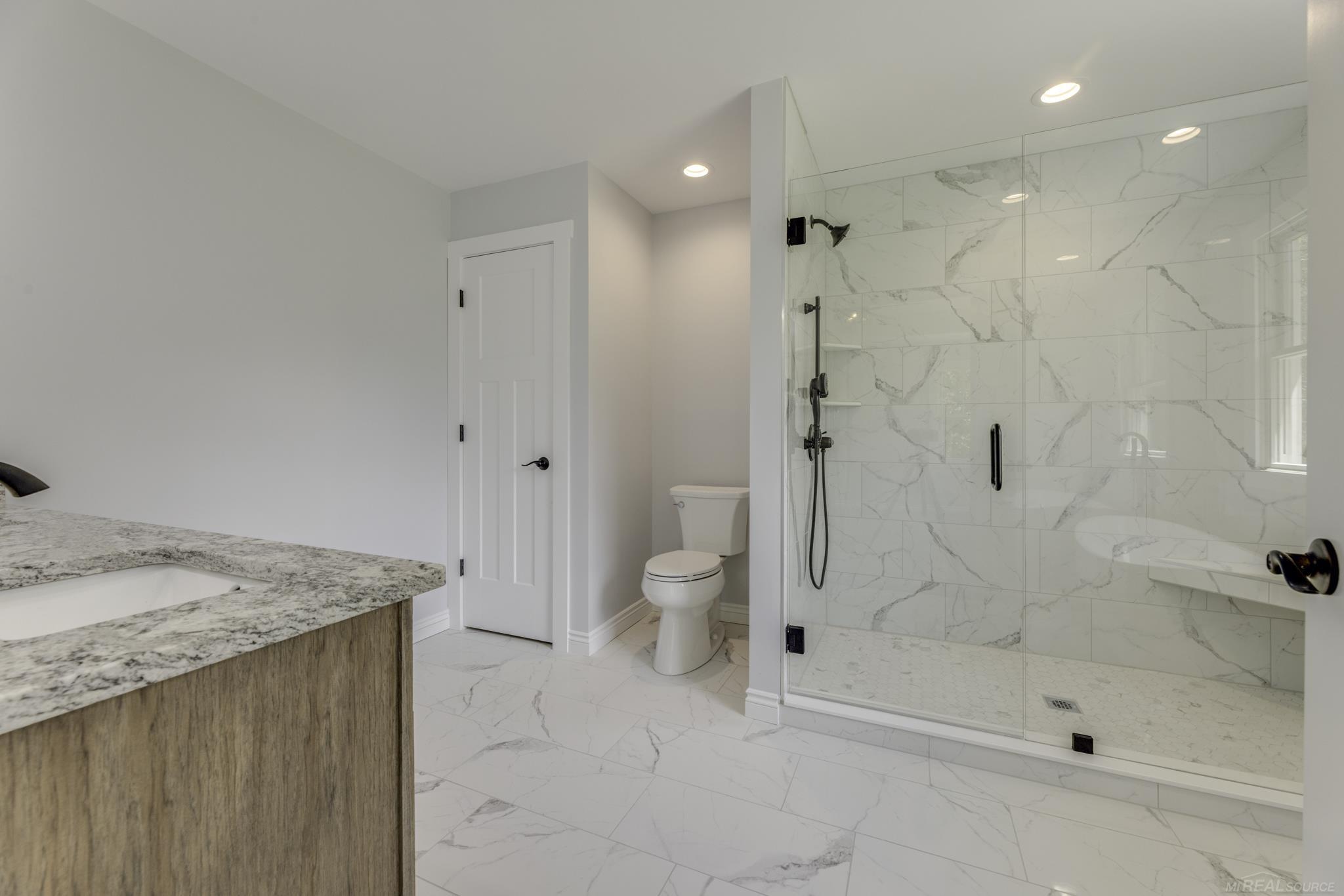 7070 Harrington Road Lexington, MI 48450 - Photo 29 of 61 Separate Shower