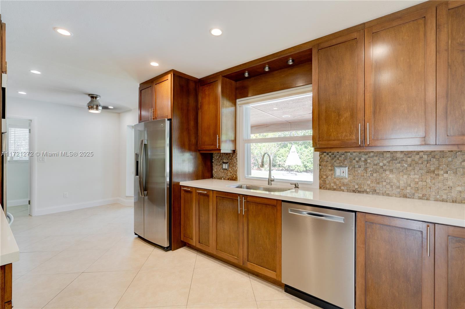 9641 Southwest 94th Street Miami, FL 33176 - Photo 13 of 60