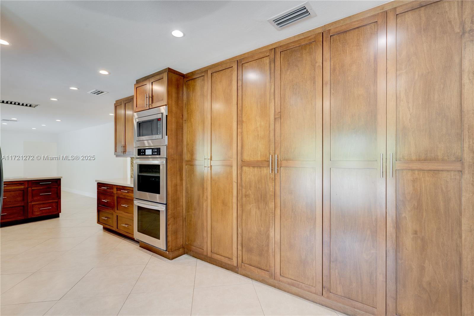 9641 Southwest 94th Street Miami, FL 33176 - Photo 15 of 60